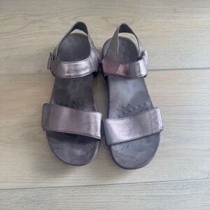 Vionic Marsala Grey Metallic Sandals